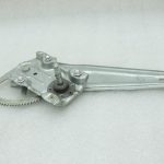 2014-2020 Toyota Yaris P13 Aizmugurējā stikla regulators pa labi 698300D230