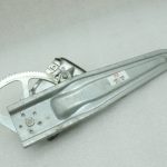 2014-2020 Toyota Yaris P13 Aizmugurējā stikla regulators pa labi 698300D230
