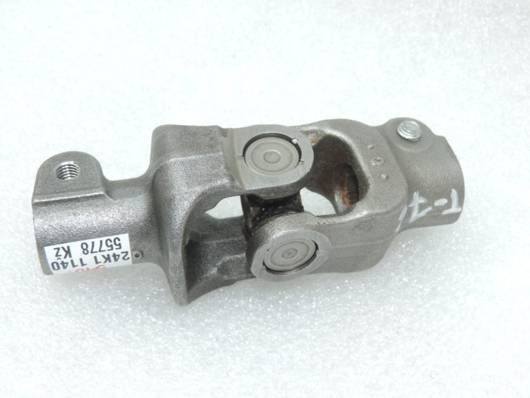 Oriģināls Toyota Yaris P13 stūres statņa universālais savienojums 452200D010
