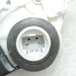 Oriģinālā Toyota Yaris 2014 – 2020 P13 aizmugurējā labās puses durvju slēdzene 690500D310