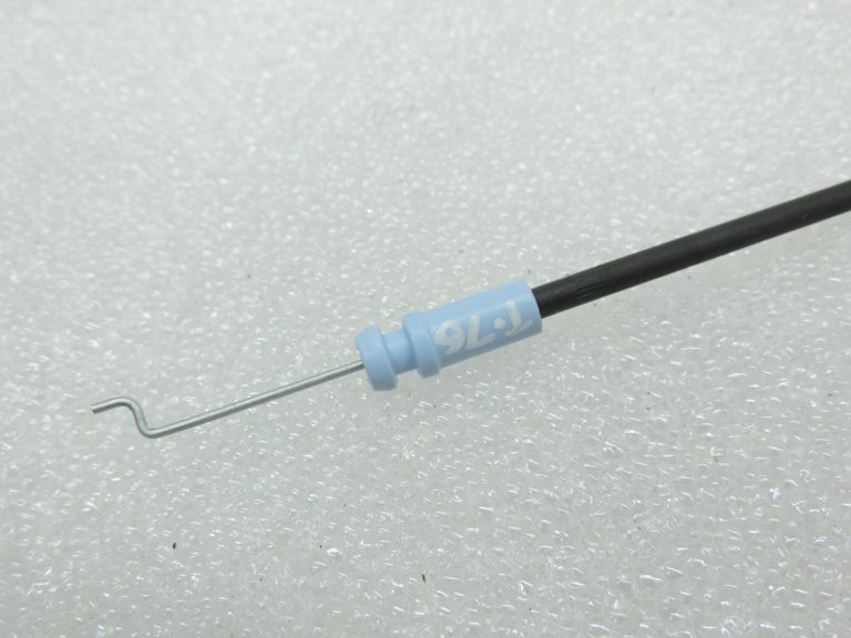 Oriģināls Toyota Yaris P13 aizmugurējās labās puses durvju slēdzenes trose 697700D190