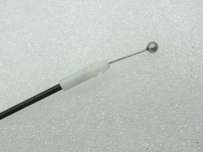 Oriģināls Toyota Yaris P13 aizmugurējās labās puses durvju slēdzenes trose 697700D190
