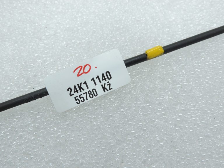 Oriģināls Toyota Yaris P13 aizmugurējās labās puses durvju slēdzenes trose 697700D190