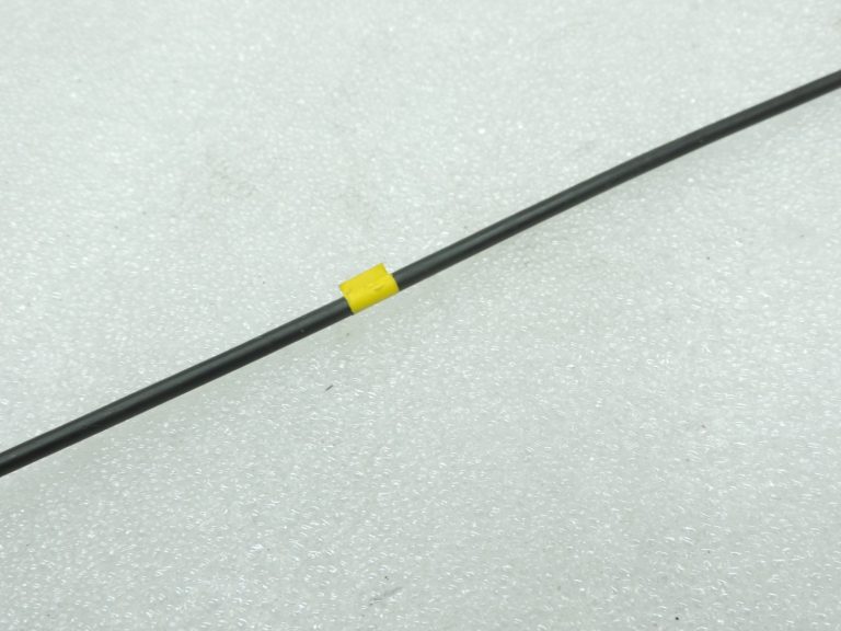 Oriģināls Toyota Yaris 2014 – 2020 P13 aizmugurējās labās puses durvju slēdzenes troses vilcējs 697300D230