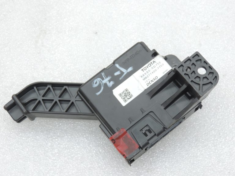 Oriģināls Toyota Yaris P13 gaisa kondicionēšanas vadības bloks 886500D712