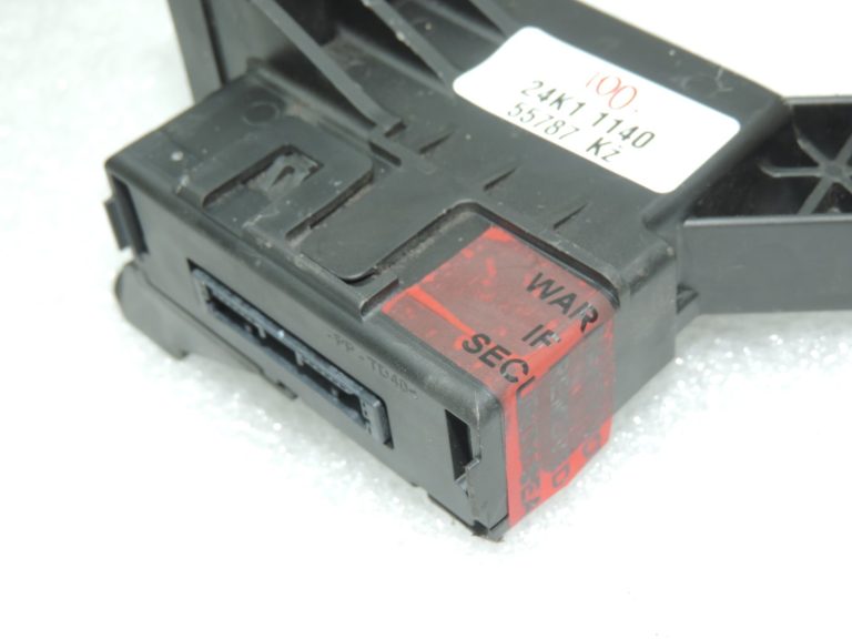 Oriģināls Toyota Yaris P13 gaisa kondicionēšanas vadības bloks 886500D712