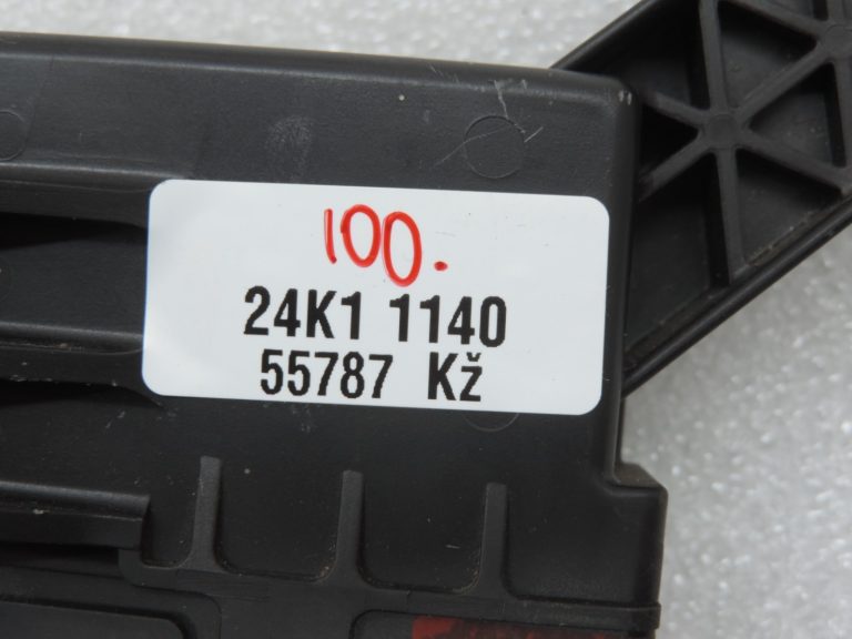 Oriģināls Toyota Yaris P13 gaisa kondicionēšanas vadības bloks 886500D712