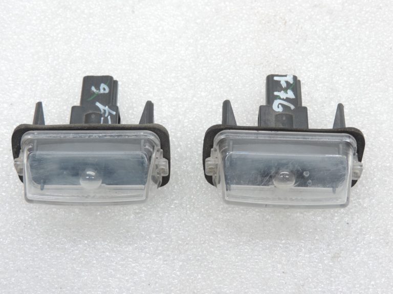 Oriģināls 2011-2025 Toyota Yaris P13 P20 numura apgaismojums 812700D120