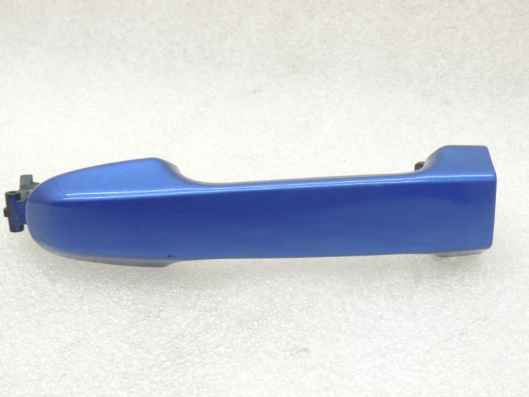 Oriģinālā Toyota Yaris P13 priekšējo/aizmugurējo ārdurvju rokturis Nebula Blue 8X2