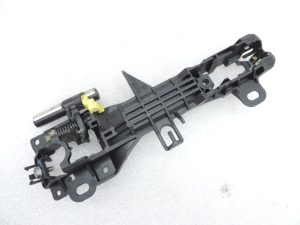 Oriģināls Toyota Yaris P13 priekšējais kreisais durvju rokturis 692020D070