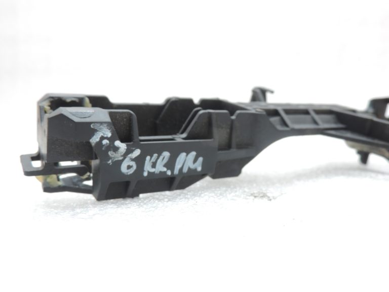 Oriģināls Toyota Yaris P13 priekšējais kreisais durvju rokturis 692020D070