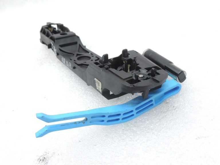 Oriģināls Toyota Yaris P13 2014-2020 aizmugurējais kreisais durvju rokturis 692040D090