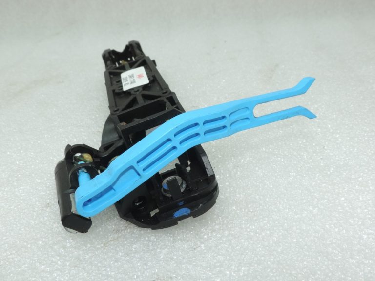 Oriģināls Toyota Yaris P13 2014-2020 aizmugurējais kreisais durvju rokturis 692040D090