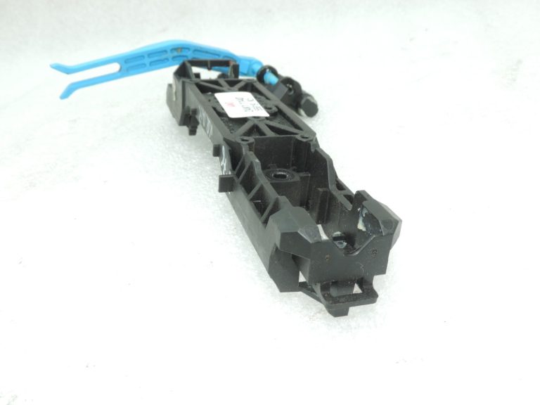 Oriģināls Toyota Yaris P13 2014-2020 aizmugurējais kreisais durvju rokturis 692040D090