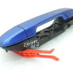 Oriģinālā Toyota Yaris P13 2014 – 2020 aizmugurējā labās puses durvju rokturis, miglaini zils (8X2)