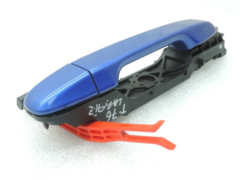 Oriģinālā Toyota Yaris P13 2014 – 2020 aizmugurējā labās puses durvju rokturis, miglaini zils (8X2)