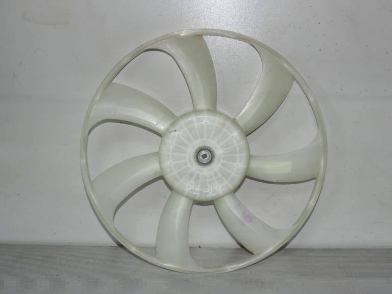 Oriģināls Toyota Yaris P13 1.5 Hybrid Radiatora ventilators 163610Y250