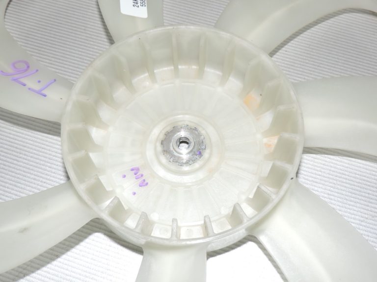 Oriģināls Toyota Yaris P13 1.5 Hybrid Radiatora ventilators 163610Y250