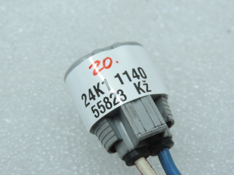 Oriģināls 2014-2020 Toyota Yaris P13 1.5 Hybrid radiatora ventilatora motora spraudnis