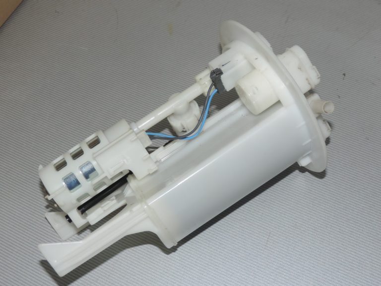 Oriģināls Toyota Yaris P13 1.5 Hybrid degvielas sūknis 777040D070