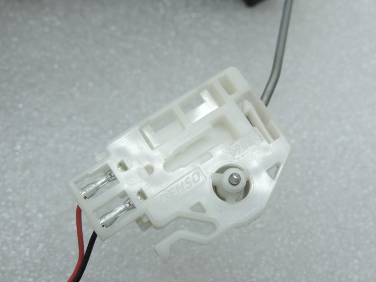 Oriģinālais 2014-2020 Toyota Yaris P13 1.5 Hybrid degvielas sūkņa degvielas padeves devējs
