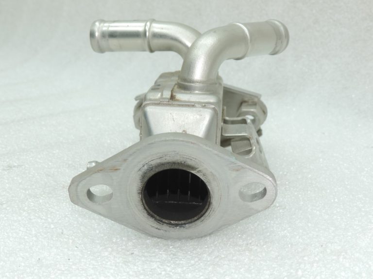 Oriģinālais 2014-2020 Toyota Yaris P13 1.5 Hybrid EGR dzesētājs 2568047012