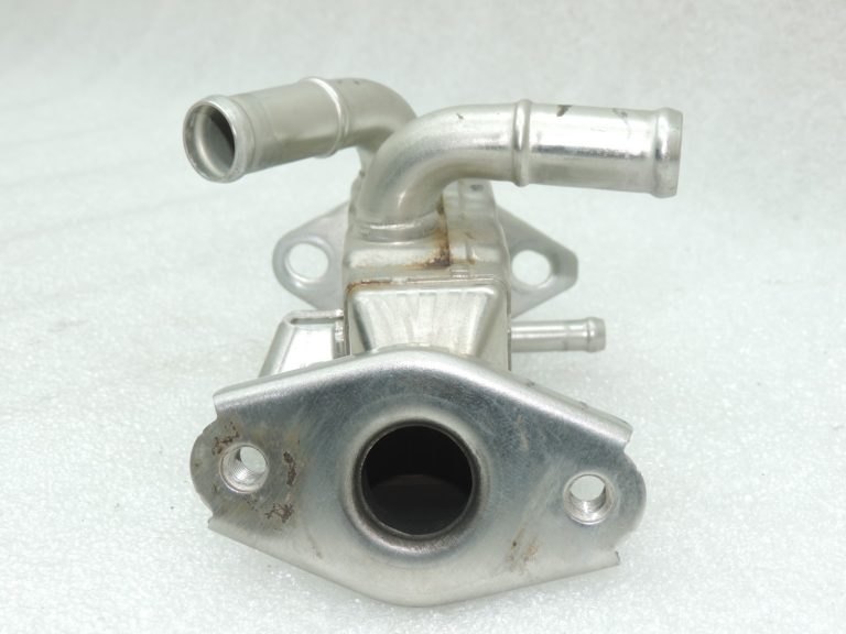 Oriģinālais 2014-2020 Toyota Yaris P13 1.5 Hybrid EGR dzesētājs 2568047012