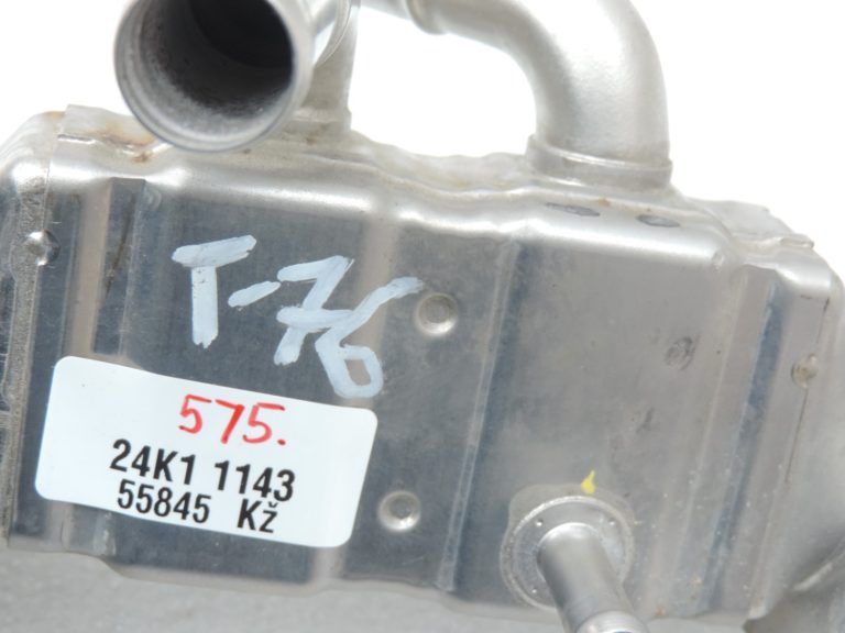Oriģinālais 2014-2020 Toyota Yaris P13 1.5 Hybrid EGR dzesētājs 2568047012
