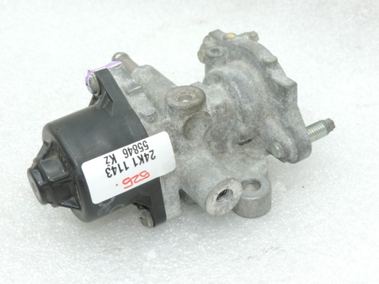 Oriģinālais 2014-2020 Toyota Yaris P13 1.5 Hybrid EGR vārsts 2562047030