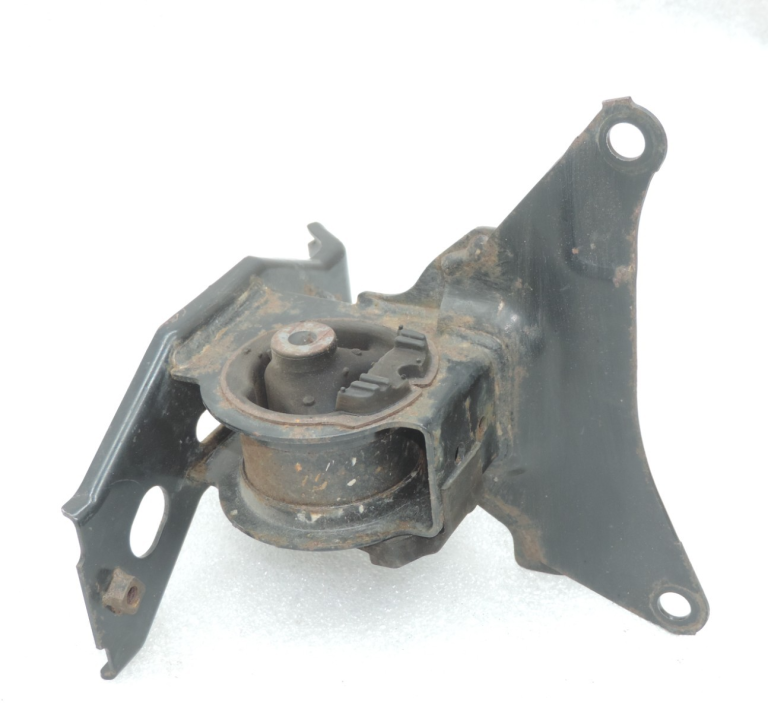 Oriģināls Toyota Yaris P13 1.5 Hybrid dzinēja stiprinājums kreisajā pusē 123720Y150