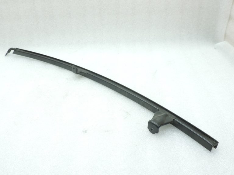 Oriģināls 2014-2020 Toyota Yaris P13 Logu regulatora vadotnes sliedes priekšējā kreisā pusē