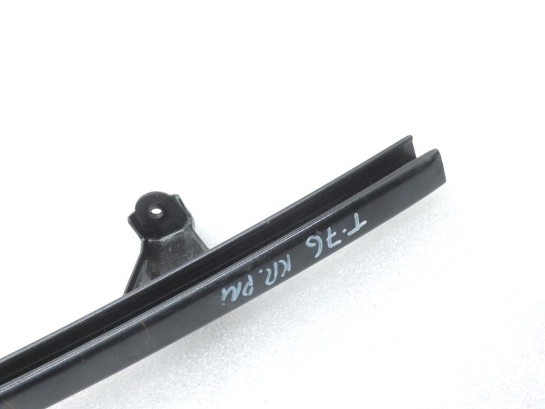 Oriģināls 2014-2020 Toyota Yaris P13 Logu regulatora vadotnes sliedes priekšējā kreisā pusē