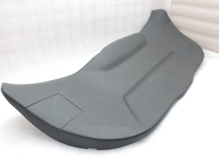 2014-2020 Toyota Yaris P13 Aizmugures durvju vāks, iekšējais apdares elements 647800D010C0
