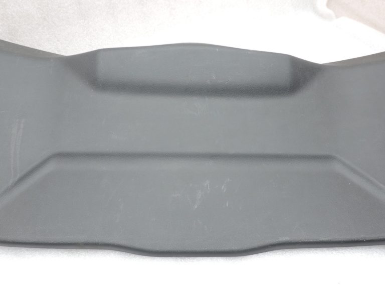 2014-2020 Toyota Yaris P13 Aizmugures durvju vāks, iekšējais apdares elements 647800D010C0