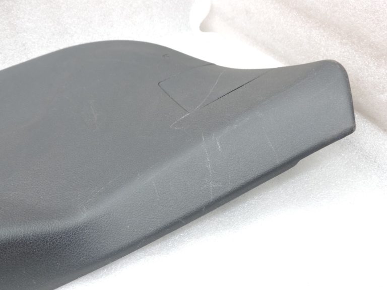 2014-2020 Toyota Yaris P13 Aizmugures durvju vāks, iekšējais apdares elements 647800D010C0