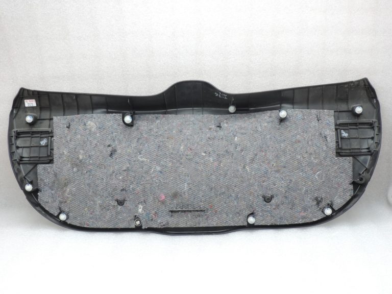 2014-2020 Toyota Yaris P13 Aizmugures durvju vāks, iekšējais apdares elements 647800D010C0