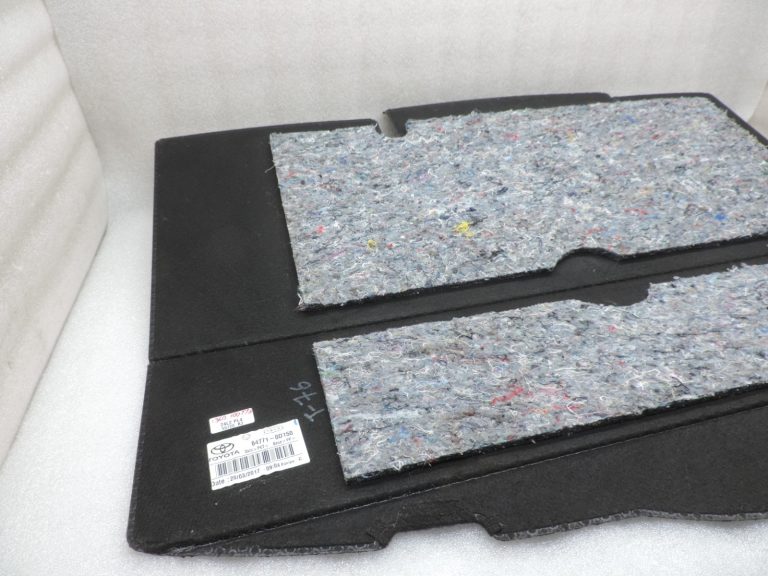 2011-2020 Toyota Yaris P13 rezerves riteņa nodalījuma vāks 647710D150