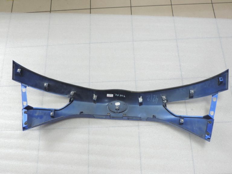 2014-2020 Toyota Yaris P13 aizmugurējo durvju apdare, miglaini zila (8X2) 768010D922