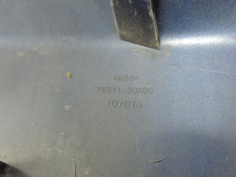 2014-2020 Toyota Yaris P13 aizmugurējo durvju apdare, miglaini zila (8X2) 768010D922