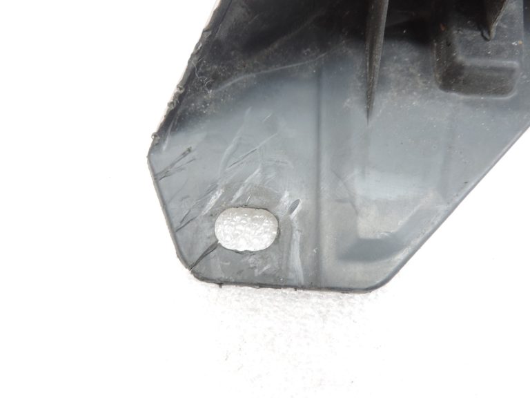 2014-2020 Toyota Yaris P13 Priekšējā bampera apakšējā daļa 526010D030, 52601-0D030