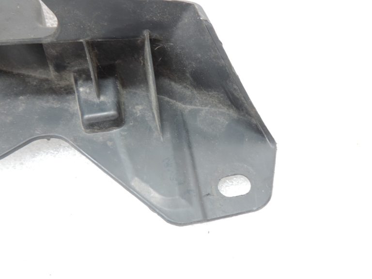 2014-2020 Toyota Yaris P13 Priekšējā bampera apakšējā daļa 526010D030, 52601-0D030