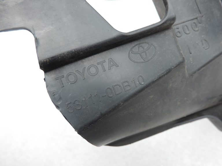 2014-2020 Toyota Yaris P13 Priekšējā bampera apakšējā daļa 526010D030, 52601-0D030