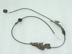 Oriģināla Toyota Avensis T27 aizmugurējā kreisā ABS sensora instalācija 8951602100