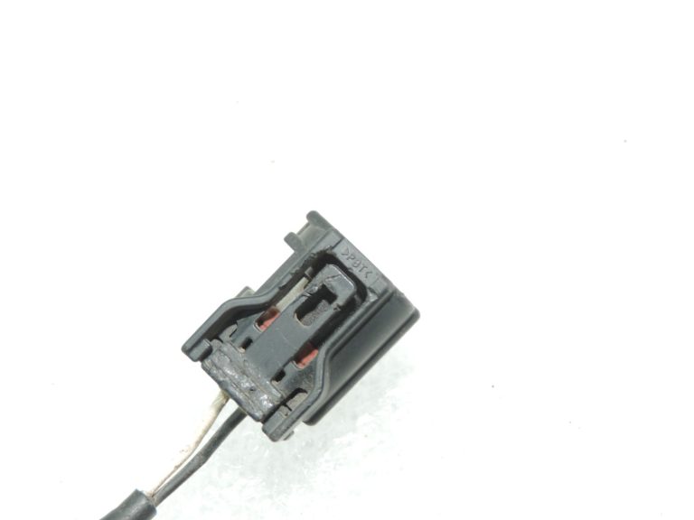Oriģināla Toyota Avensis T27 aizmugurējā kreisā ABS sensora instalācija 8951602100
