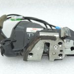 Oriģinālā Toyota Avensis T27 Priekšējā labās puses durvju slēdzene 6903005130, 69030-05130