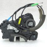 Oriģinālā Toyota Avensis T27 Priekšējā labās puses durvju slēdzene 6903005130, 69030-05130