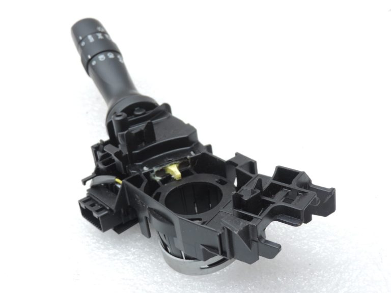 Oriģinālais Toyota Avensis T27 stūres kolonnas slēdža gaismas slēdzis 8414005190