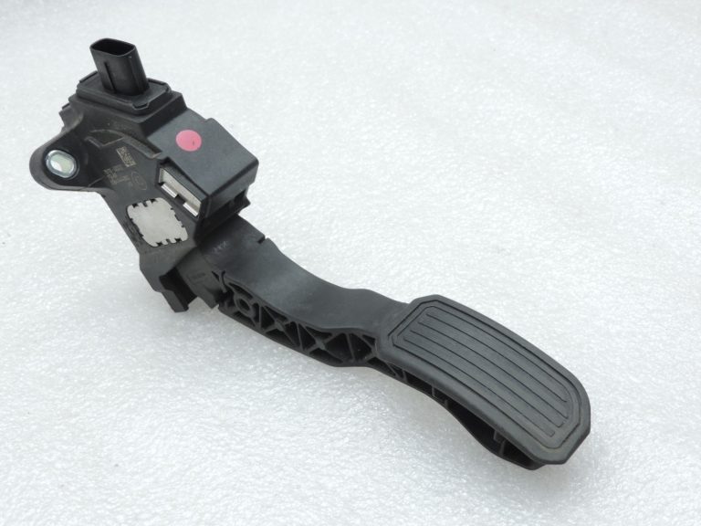 Oriģināls Toyota Avensis T27 1.8 VVT-i akseleratora pedālis 7811002022, 78110-02022