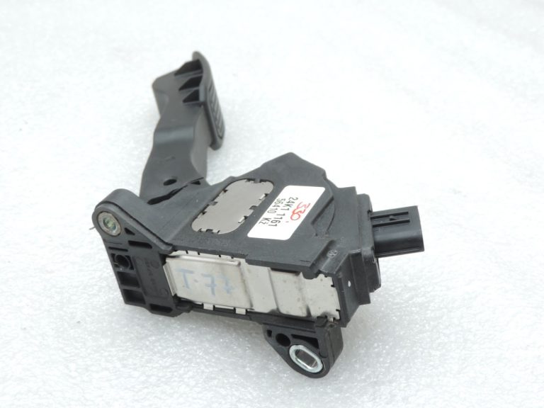 Oriģināls Toyota Avensis T27 1.8 VVT-i akseleratora pedālis 7811002022, 78110-02022