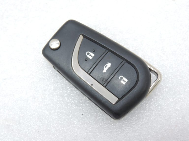 Toyota Avensis T27 tālvadības pults atslēga 433.92MHz